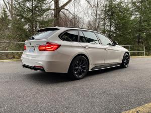BMW 330i xDrive Touring M Sport 2017 года  (NA)